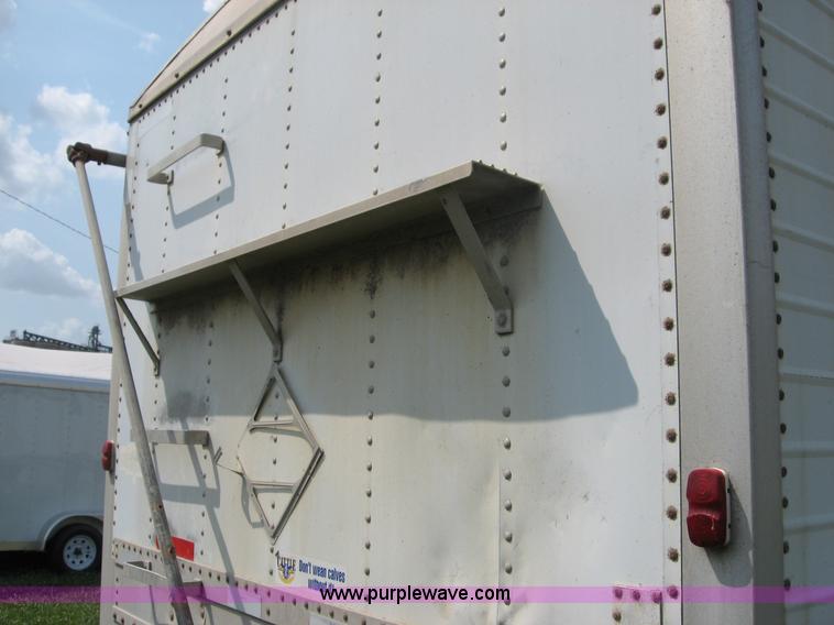 image for item B6390 1988 Wilson aluminum grain trailer