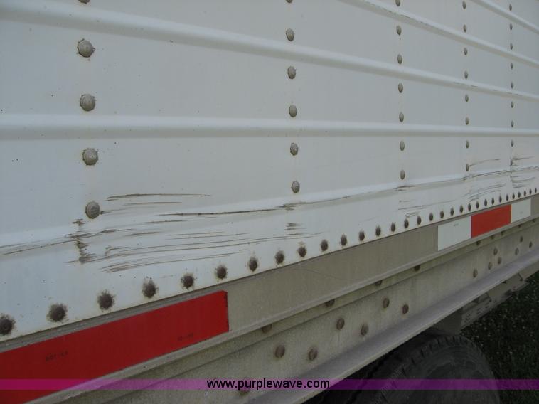 image for item B6390 1988 Wilson aluminum grain trailer