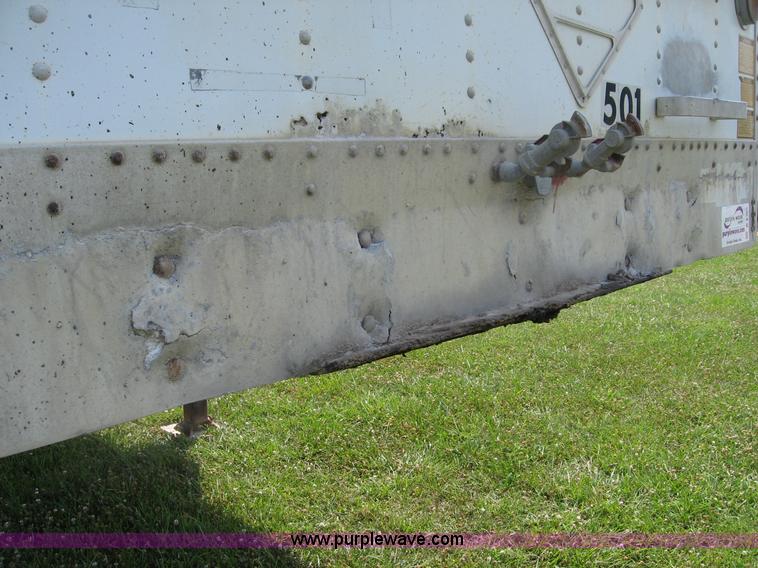 image for item B6390 1988 Wilson aluminum grain trailer