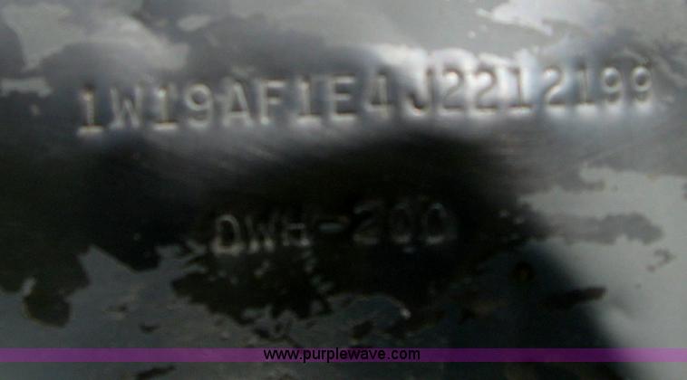 image for item B6390 1988 Wilson aluminum grain trailer