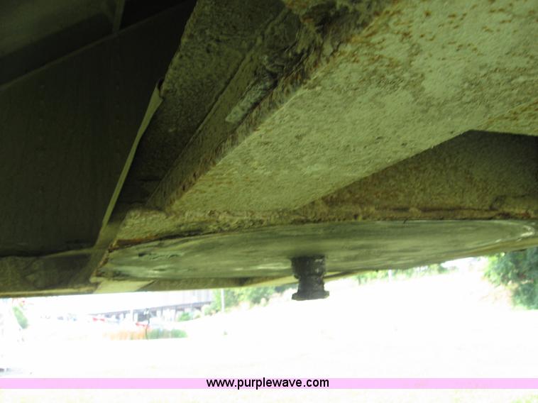 image for item B6390 1988 Wilson aluminum grain trailer