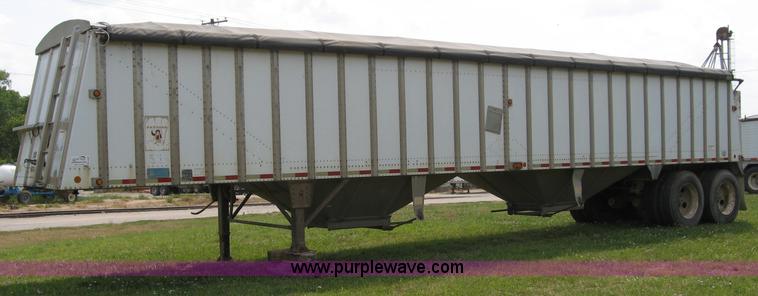 image for item B6397 1998 Merritt aluminum grain trailer