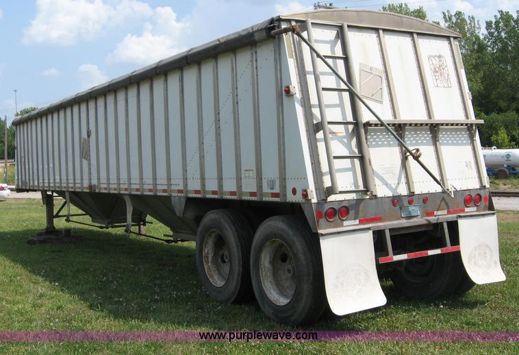 image for item B6397 1998 Merritt aluminum grain trailer