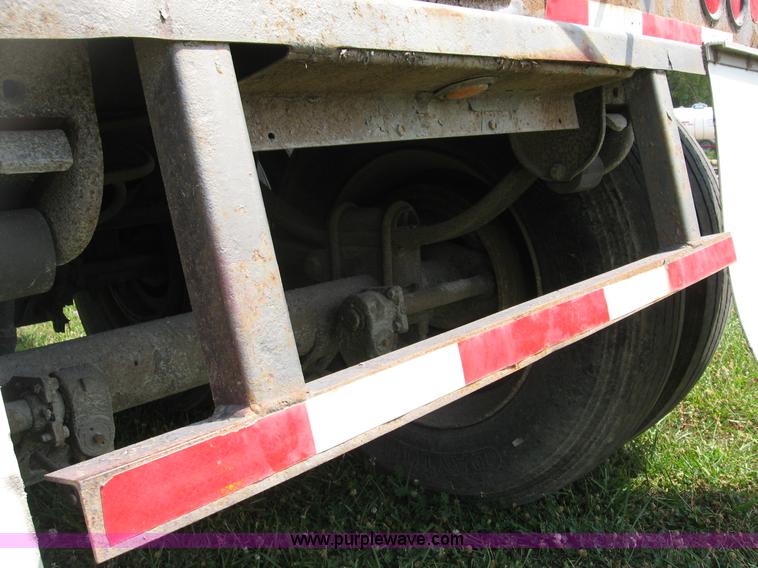 image for item B6397 1998 Merritt aluminum grain trailer