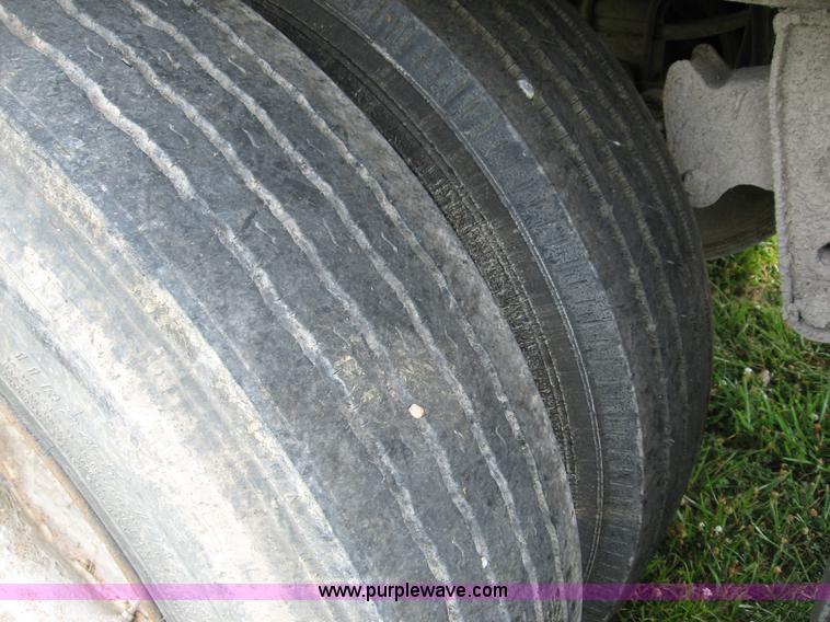 image for item B6397 1998 Merritt aluminum grain trailer