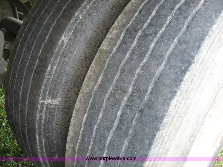 image for item B6397 1998 Merritt aluminum grain trailer