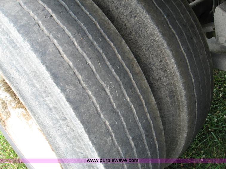 image for item B6397 1998 Merritt aluminum grain trailer