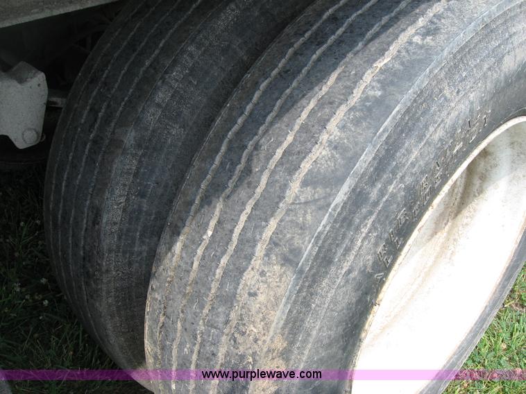 image for item B6397 1998 Merritt aluminum grain trailer