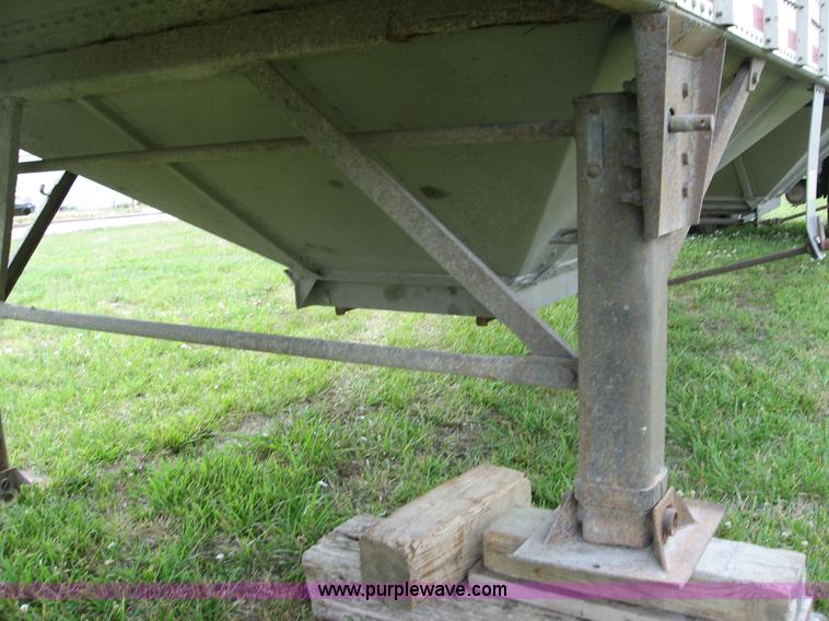 image for item B6397 1998 Merritt aluminum grain trailer