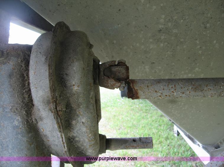 image for item B6397 1998 Merritt aluminum grain trailer