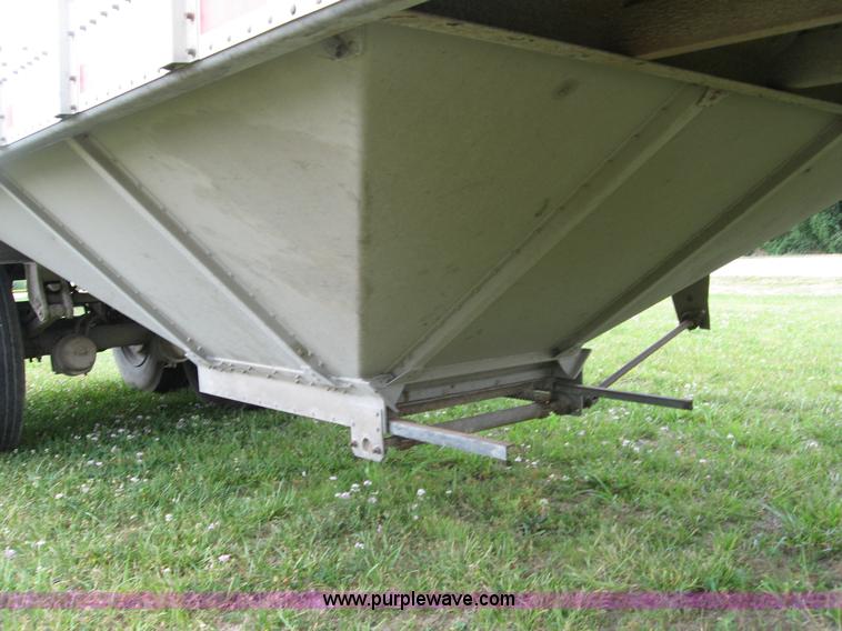 image for item B6397 1998 Merritt aluminum grain trailer