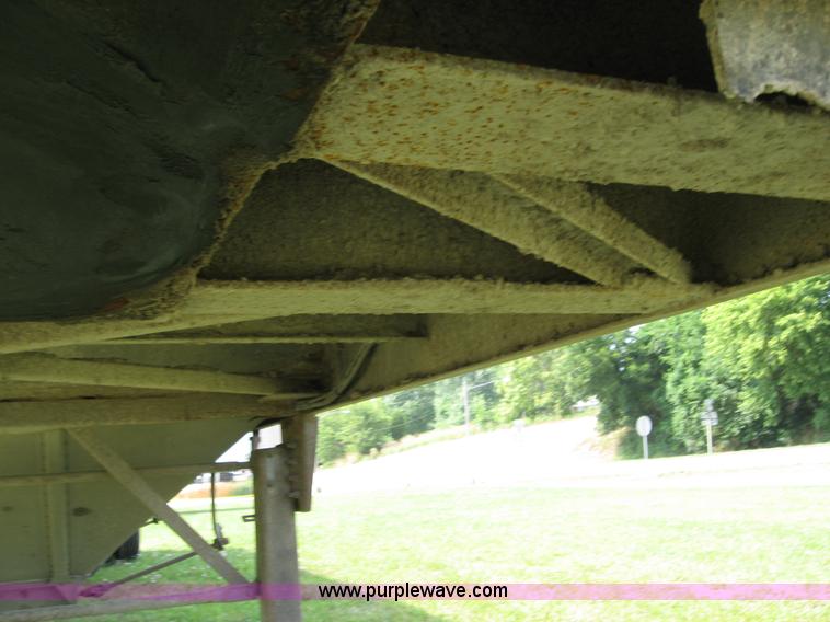 image for item B6397 1998 Merritt aluminum grain trailer