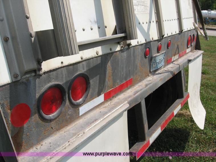 image for item B6397 1998 Merritt aluminum grain trailer