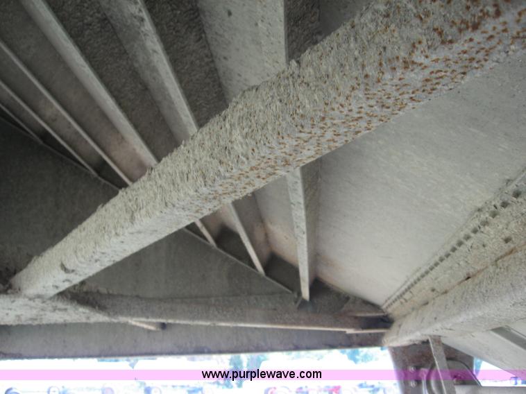 image for item B6397 1998 Merritt aluminum grain trailer