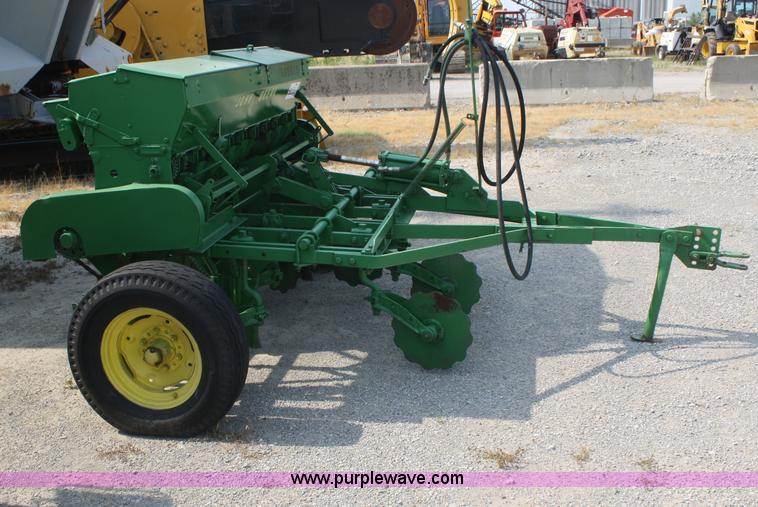 image for item B6844 John Deere GL drill