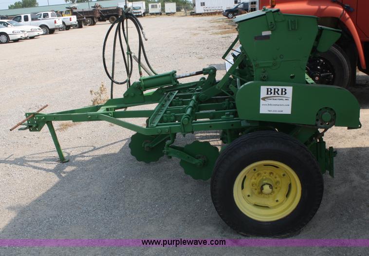 image for item B6844 John Deere GL drill