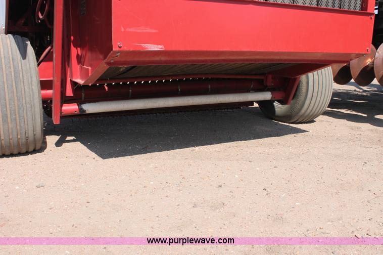 image for item C2588 Case IH 8465 round baler