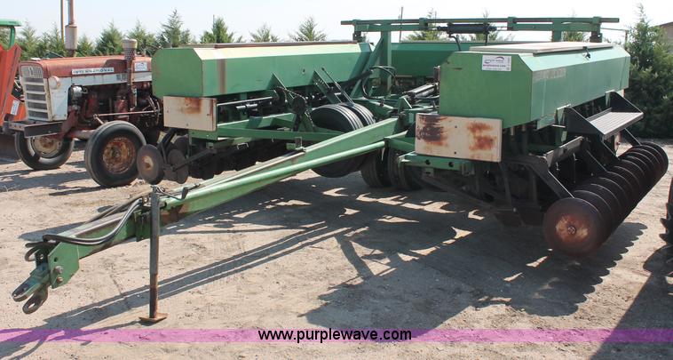 image for item C2589 1981 Great Plains 3610 30' folding drill