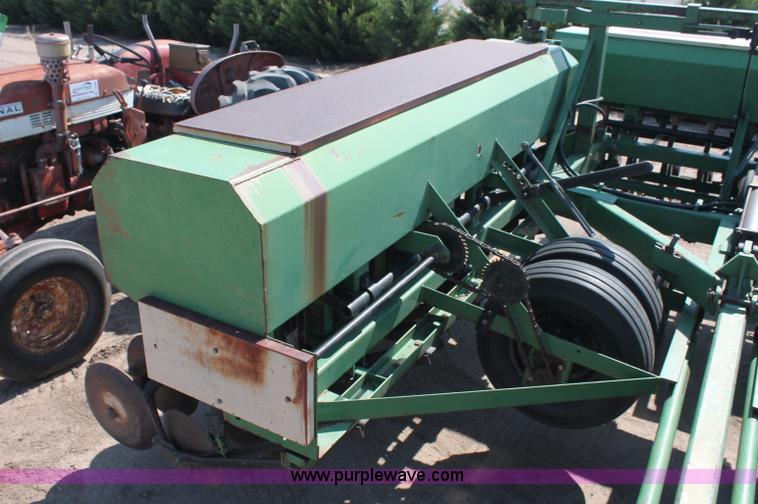 image for item C2589 1981 Great Plains 3610 30' folding drill