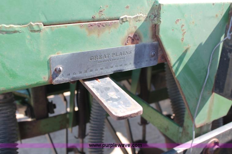 image for item C2589 1981 Great Plains 3610 30' folding drill