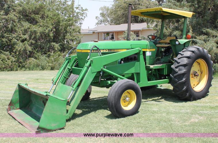 image for item C2598 1980 John Deere 2940 tractor