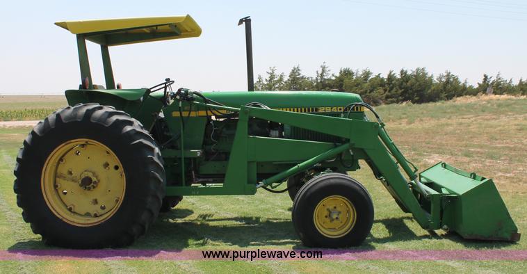 image for item C2598 1980 John Deere 2940 tractor