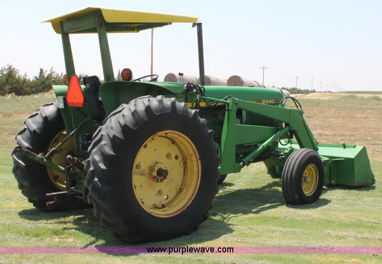 image for item C2598 1980 John Deere 2940 tractor