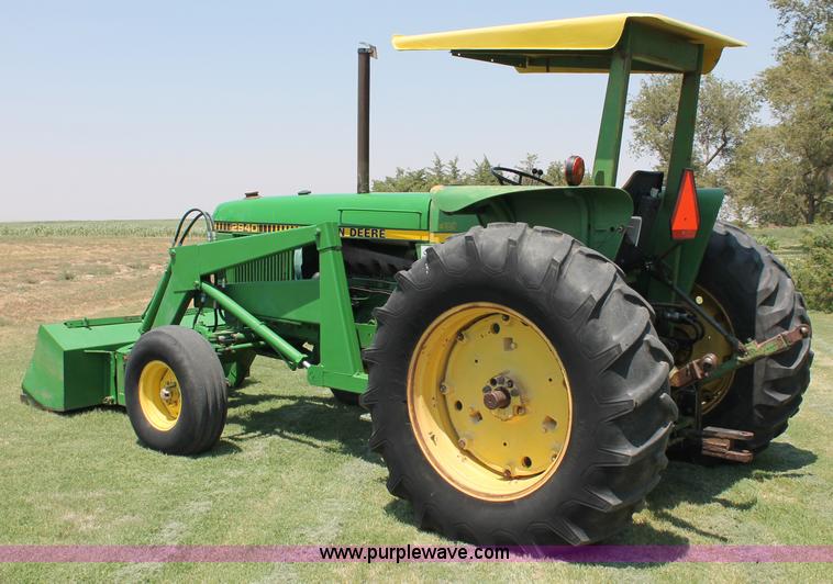 image for item C2598 1980 John Deere 2940 tractor