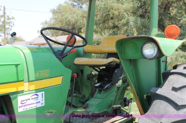 image for item C2598 1980 John Deere 2940 tractor