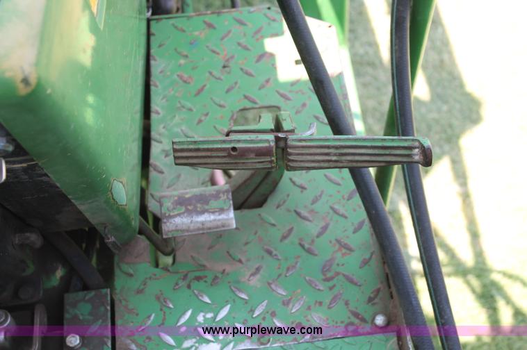 image for item C2598 1980 John Deere 2940 tractor