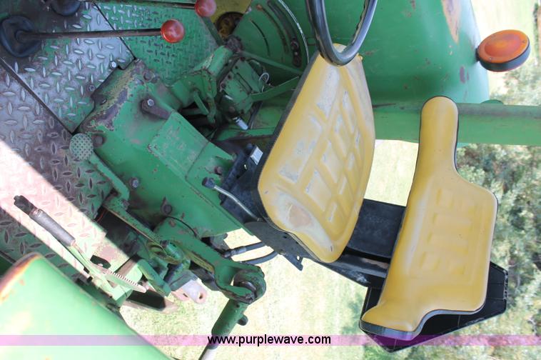 image for item C2598 1980 John Deere 2940 tractor