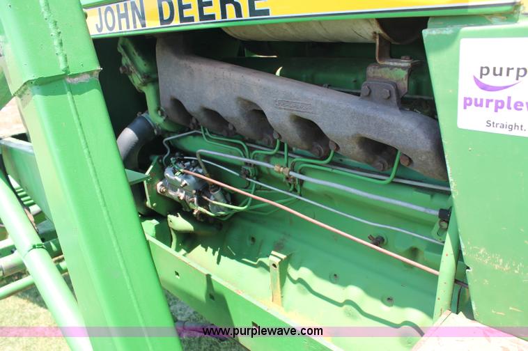 image for item C2598 1980 John Deere 2940 tractor