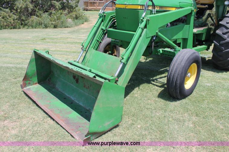 image for item C2598 1980 John Deere 2940 tractor