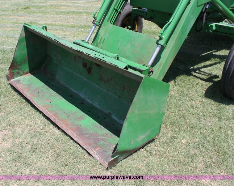 image for item C2598 1980 John Deere 2940 tractor