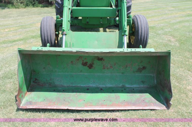 image for item C2598 1980 John Deere 2940 tractor