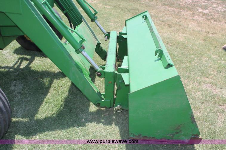 image for item C2598 1980 John Deere 2940 tractor