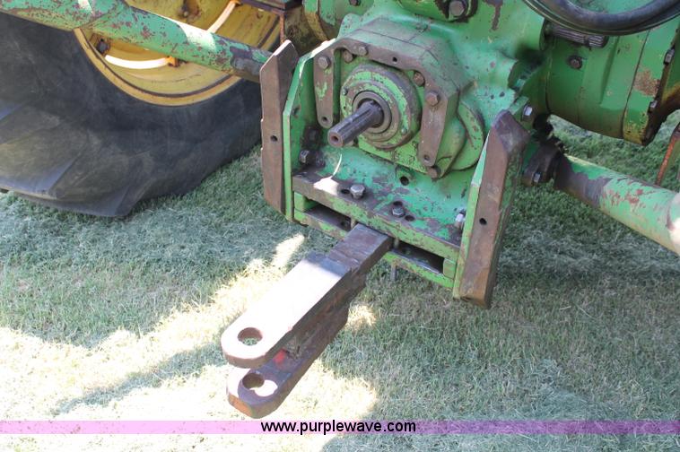 image for item C2598 1980 John Deere 2940 tractor