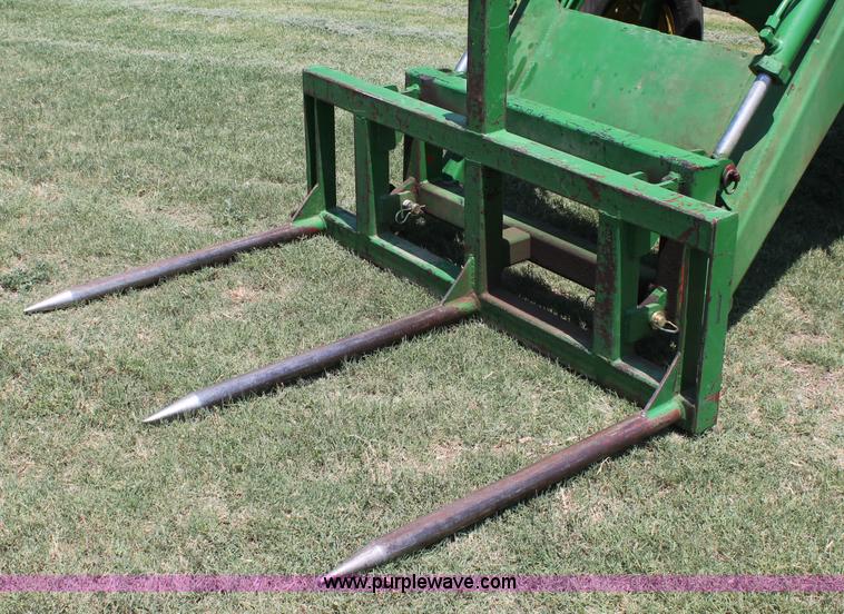 image for item C2598 1980 John Deere 2940 tractor