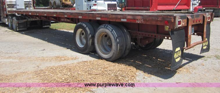 image for item D2029 1986 Aztec 45' flatbed trailer