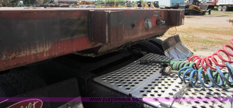 image for item D2029 1986 Aztec 45' flatbed trailer