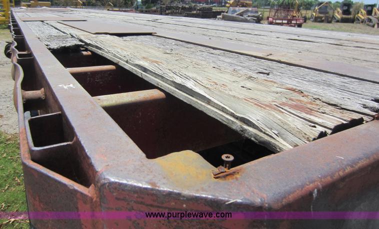 image for item D2029 1986 Aztec 45' flatbed trailer