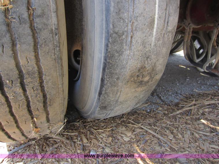 image for item D2029 1986 Aztec 45' flatbed trailer