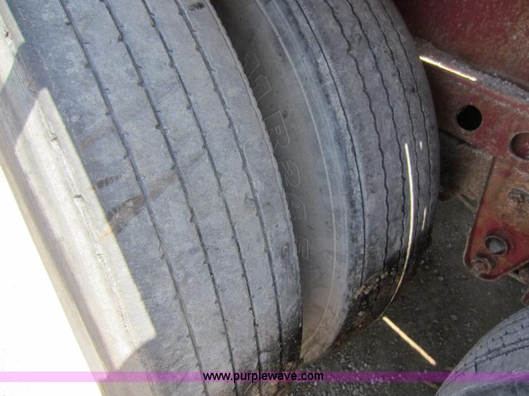 image for item D2029 1986 Aztec 45' flatbed trailer