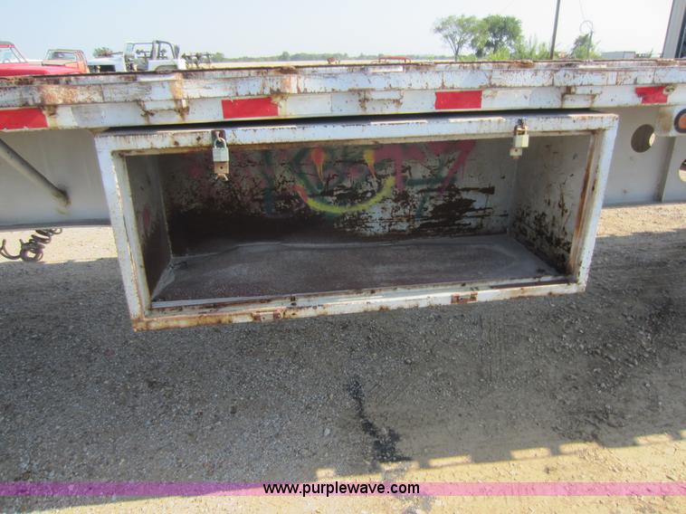 image for item D2036 1992 Transcraft TL120 S2 48' flatbed trailer