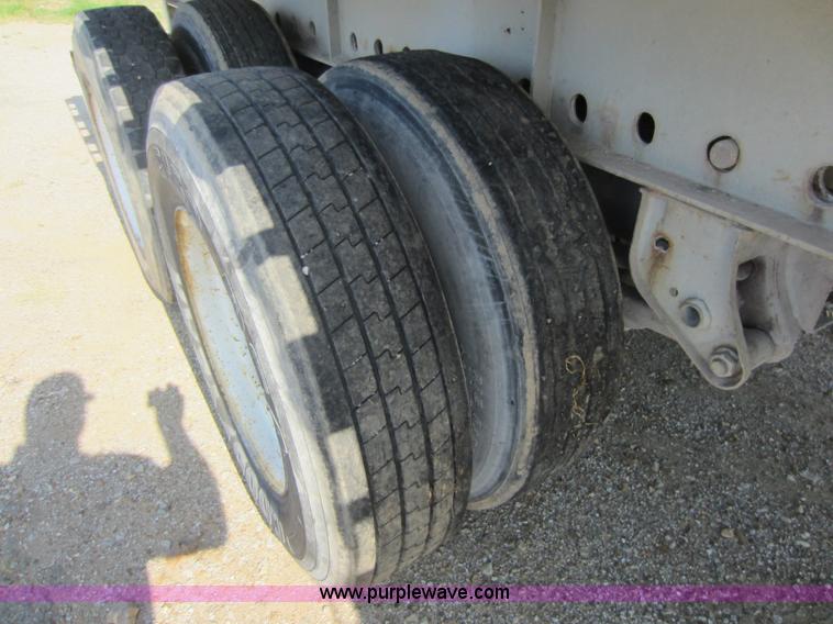 image for item D2036 1992 Transcraft TL120 S2 48' flatbed trailer