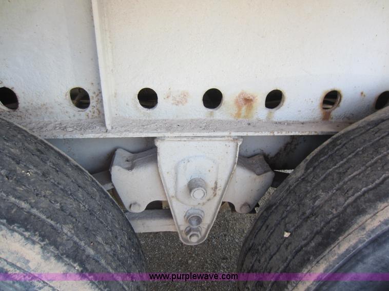 image for item D2036 1992 Transcraft TL120 S2 48' flatbed trailer