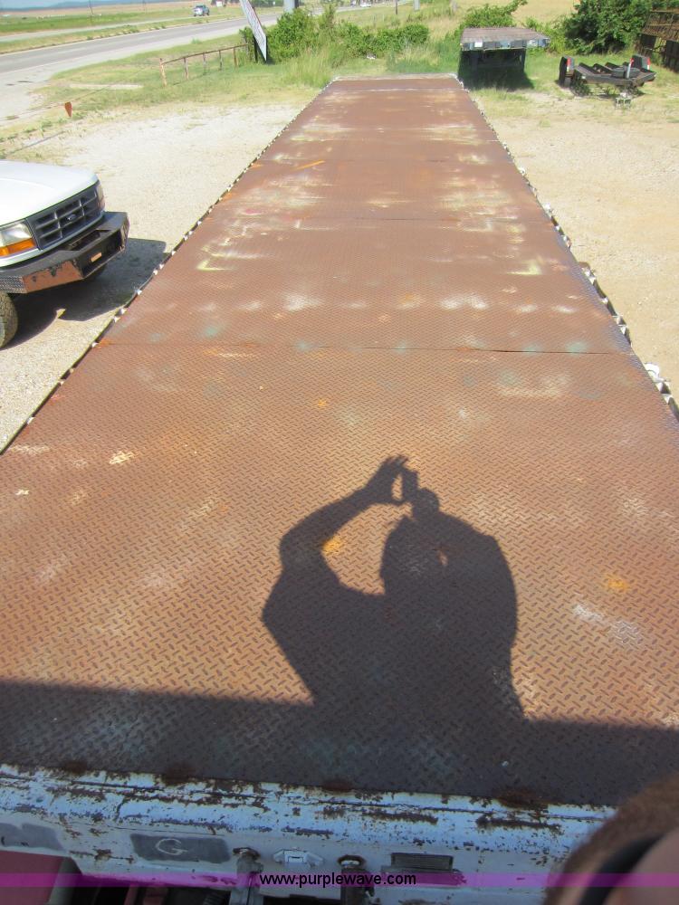 image for item D2036 1992 Transcraft TL120 S2 48' flatbed trailer