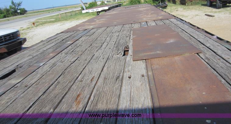 image for item D2037 1989 Trailmobile 48' flatbed trailer