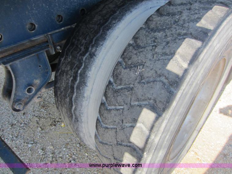 image for item D2037 1989 Trailmobile 48' flatbed trailer