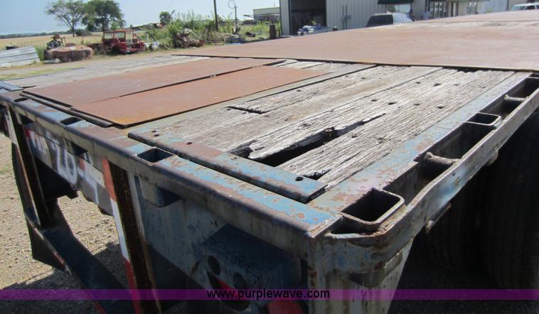 image for item D2037 1989 Trailmobile 48' flatbed trailer